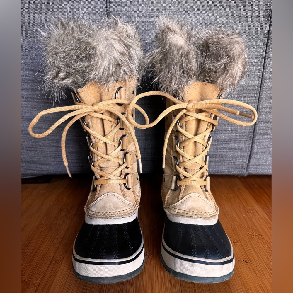 Size 5 Joan of Artic J Crew and Sorel Winter Boot